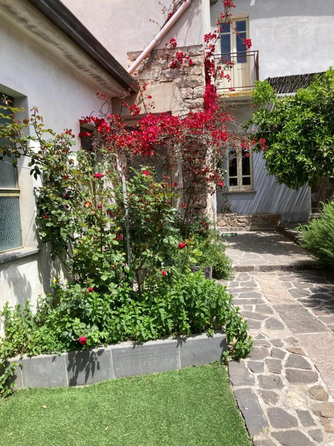 Tra Storia E Realta Bed & Breakfast Sardara Exterior photo